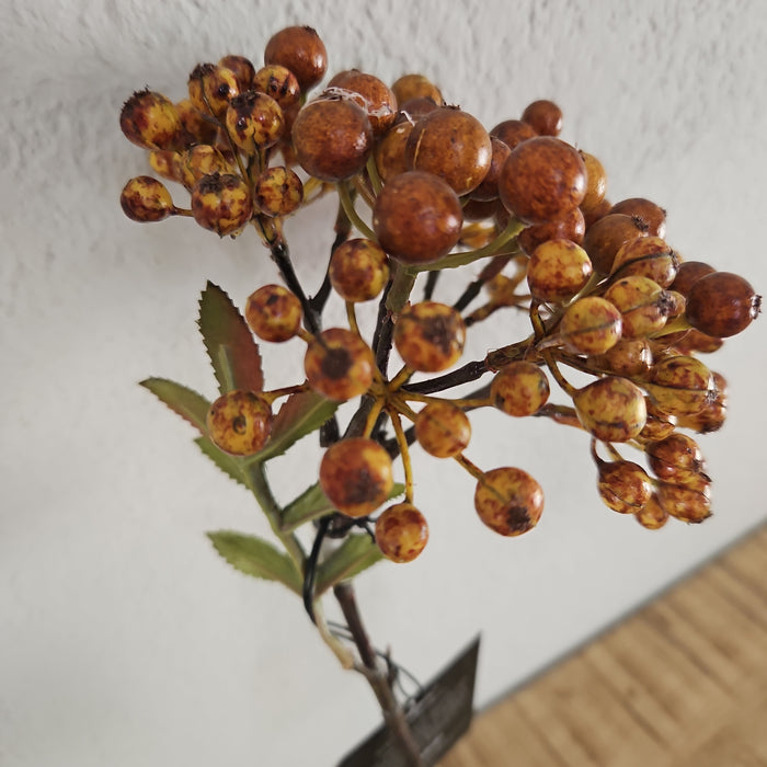 PTMD Artificial branch berries orange - 38 cm