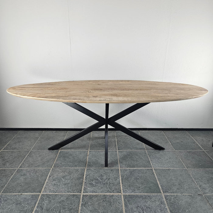 Dining table Oval 210x100cm (25mm top - Center leg)
